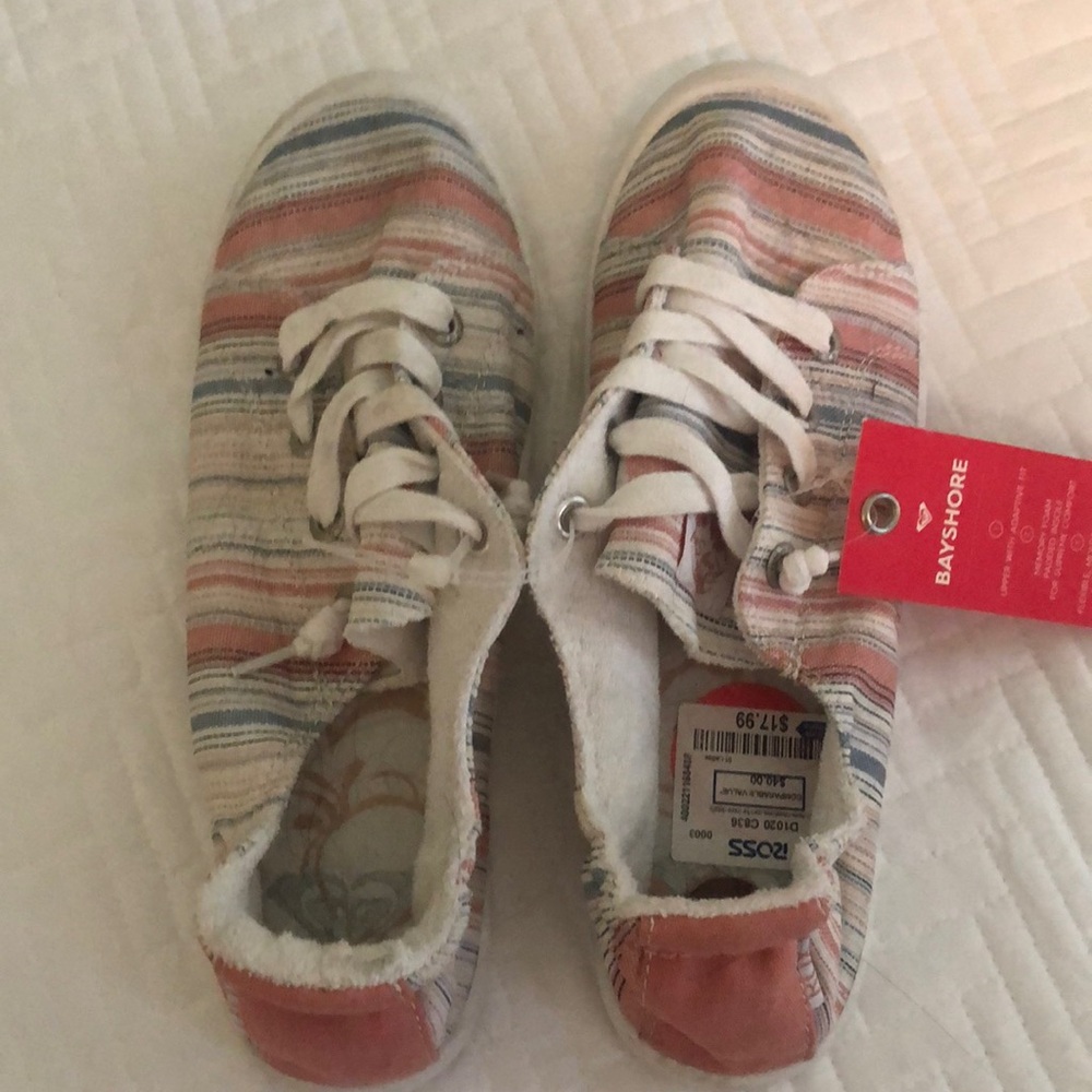 Roxy bay shore striped sneaker sz 8